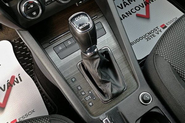 Škoda Octavia SCOUT 2.0TDi 135kW 4x4 DSG, TEMPOMAT, PDC, DPH